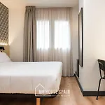 Pensión Novarooms By Myhousespain *