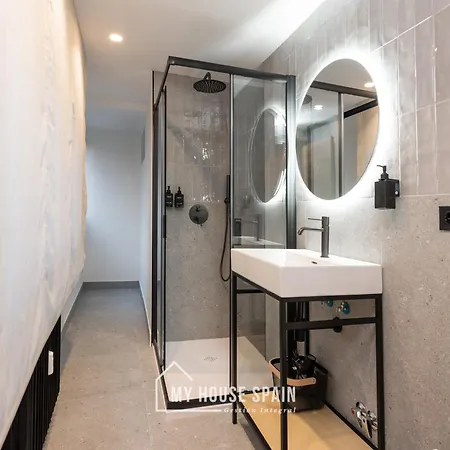 בית הארחה Novarooms By Myhousespain גיחון